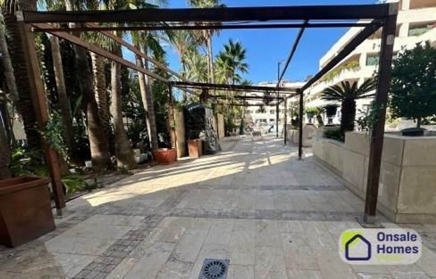 Local Comercial en Bahía de Marbella en alquiler - 30.000 € (Ref: 9529229)