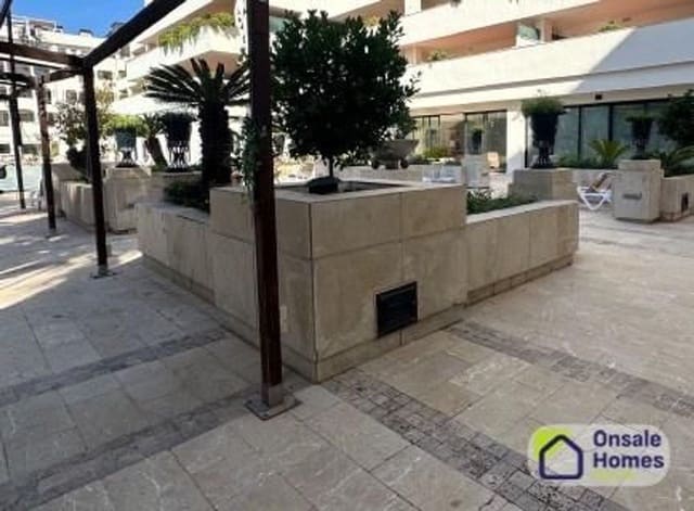 Local Comercial en Bahía de Marbella, Marbella en alquiler - 30.000 € (Ref: 9529229)