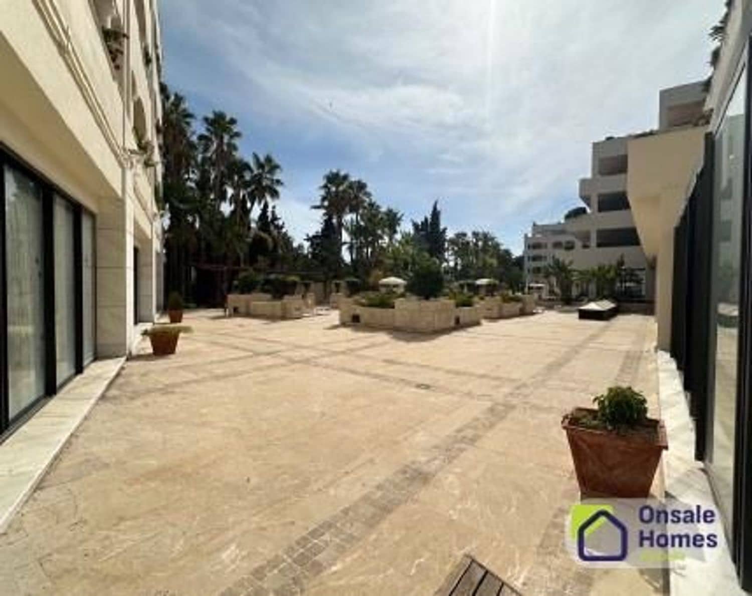 Local Comercial en Bahía de Marbella en alquiler - 30.000 € (Ref: 9529229)