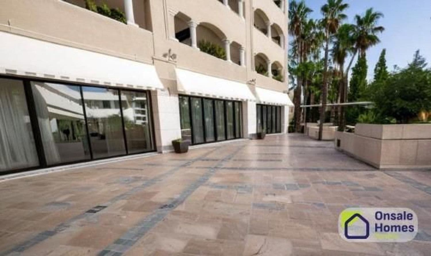 Local Comercial en Bahía de Marbella en alquiler - 30.000 € (Ref: 9529229)