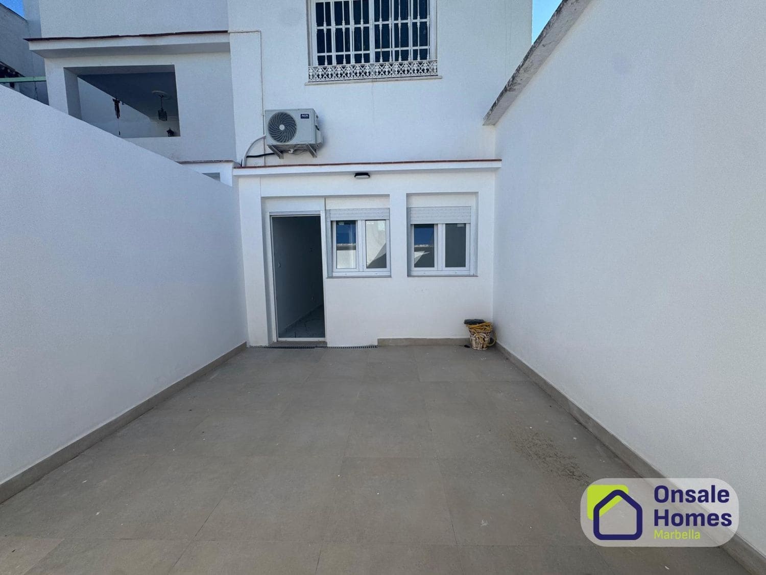 1 soverom Leilighet til salgs i Alhaurin el Grande med garasje - € 160 000 (Ref: 9529231)