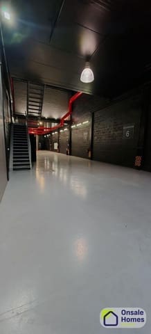 Commercieel te huur in Las Brisas, Marbella - € 3.800 (Ref: 9529235)