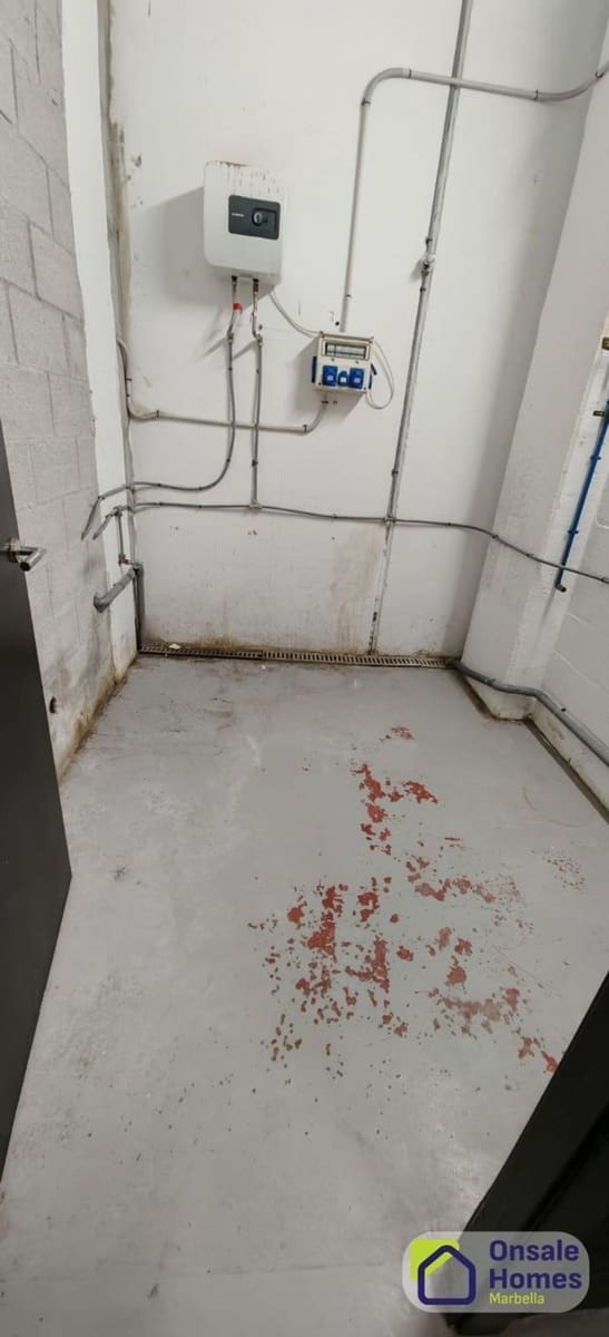 Commercieel te huur in Nueva Andalucia - € 3.800 (Ref: 9529235)