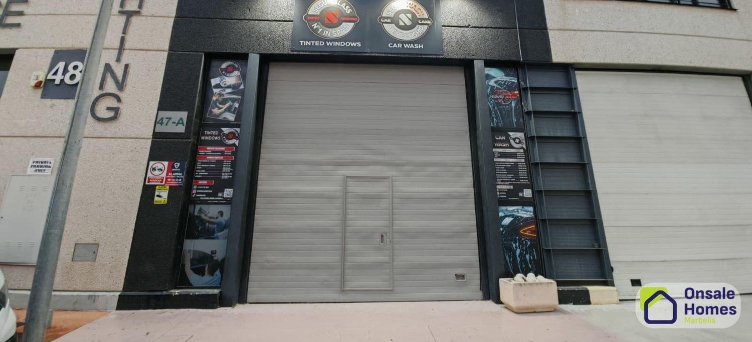 Commercieel te huur in Nueva Andalucia - € 3.800 (Ref: 9529235)