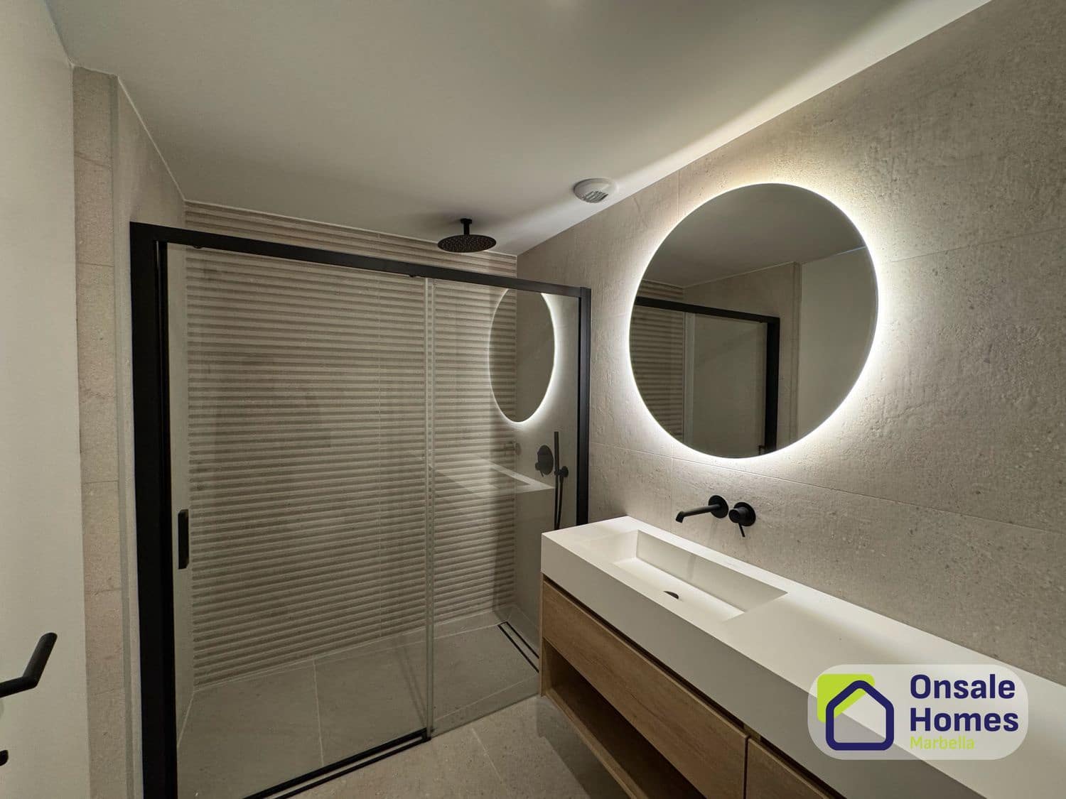 3 bedroom Apartment for sale in Marbella with garage - € 1,350,000 (Ref: 9529236)