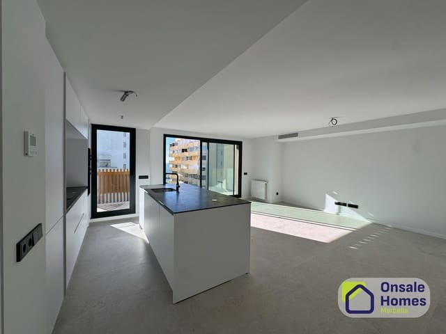 3 bedroom Apartment for sale in Playa Bajadilla - Puertos, Marbella with garage - € 1,350,000 (Ref: 9529236)