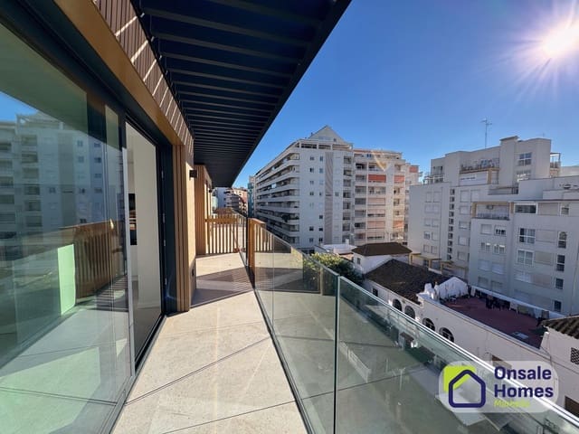 3 bedroom Apartment for sale in Playa Bajadilla - Puertos, Marbella with garage - € 1,350,000 (Ref: 9529236)