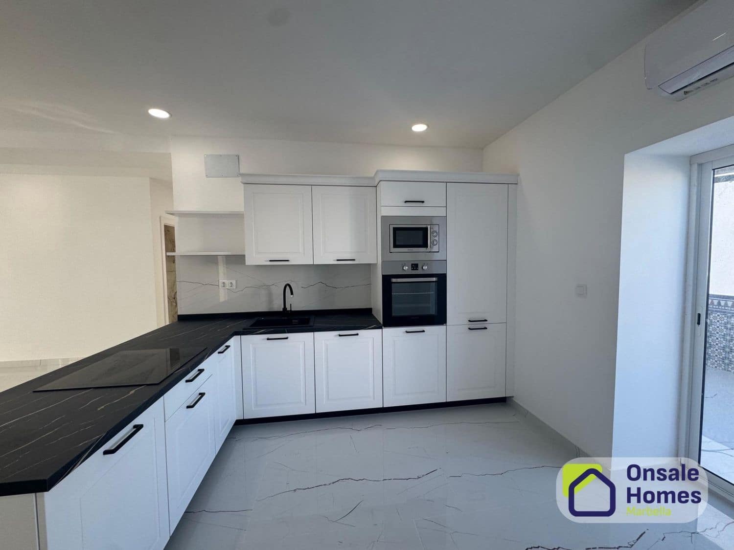 3 soverom Leilighet til salgs i Alhaurin el Grande med garasje - € 355 000 (Ref: 9533154)