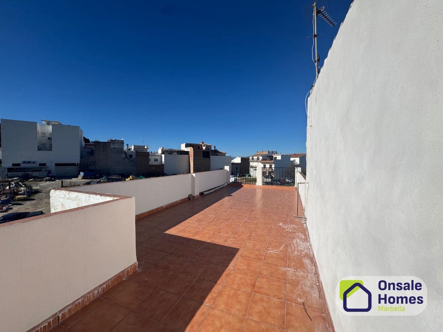 3 soverom Leilighet til salgs i Alhaurin el Grande med garasje - € 355 000 (Ref: 9533154)