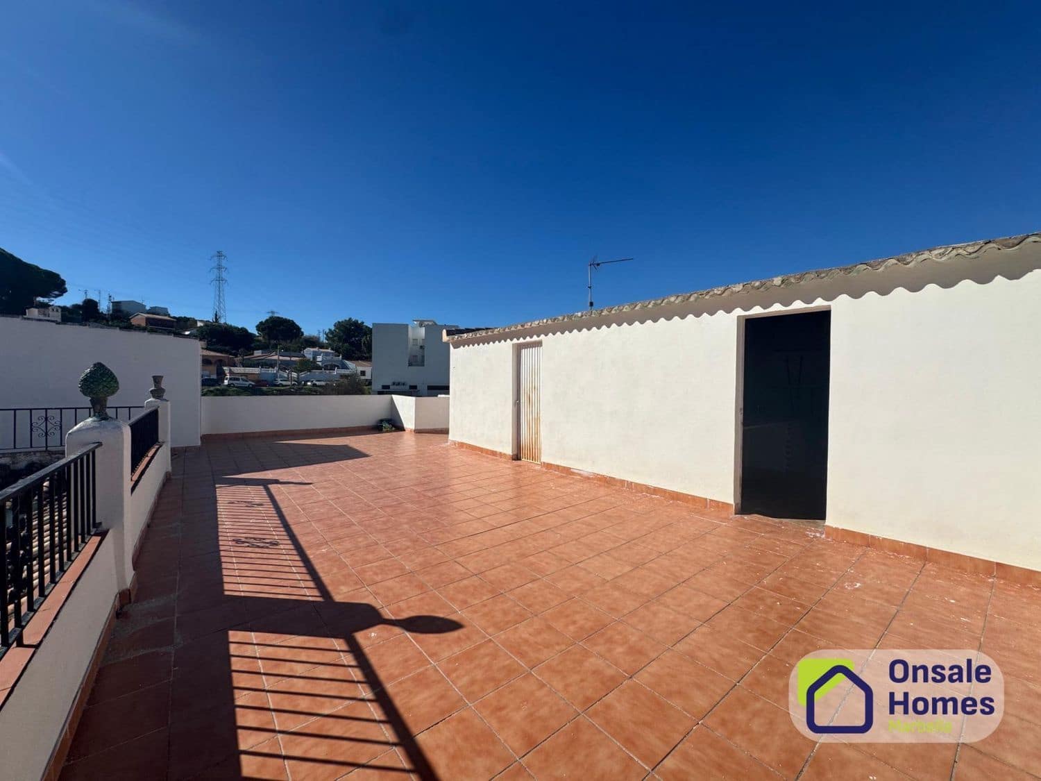 3 soverom Leilighet til salgs i Alhaurin el Grande med garasje - € 355 000 (Ref: 9533154)