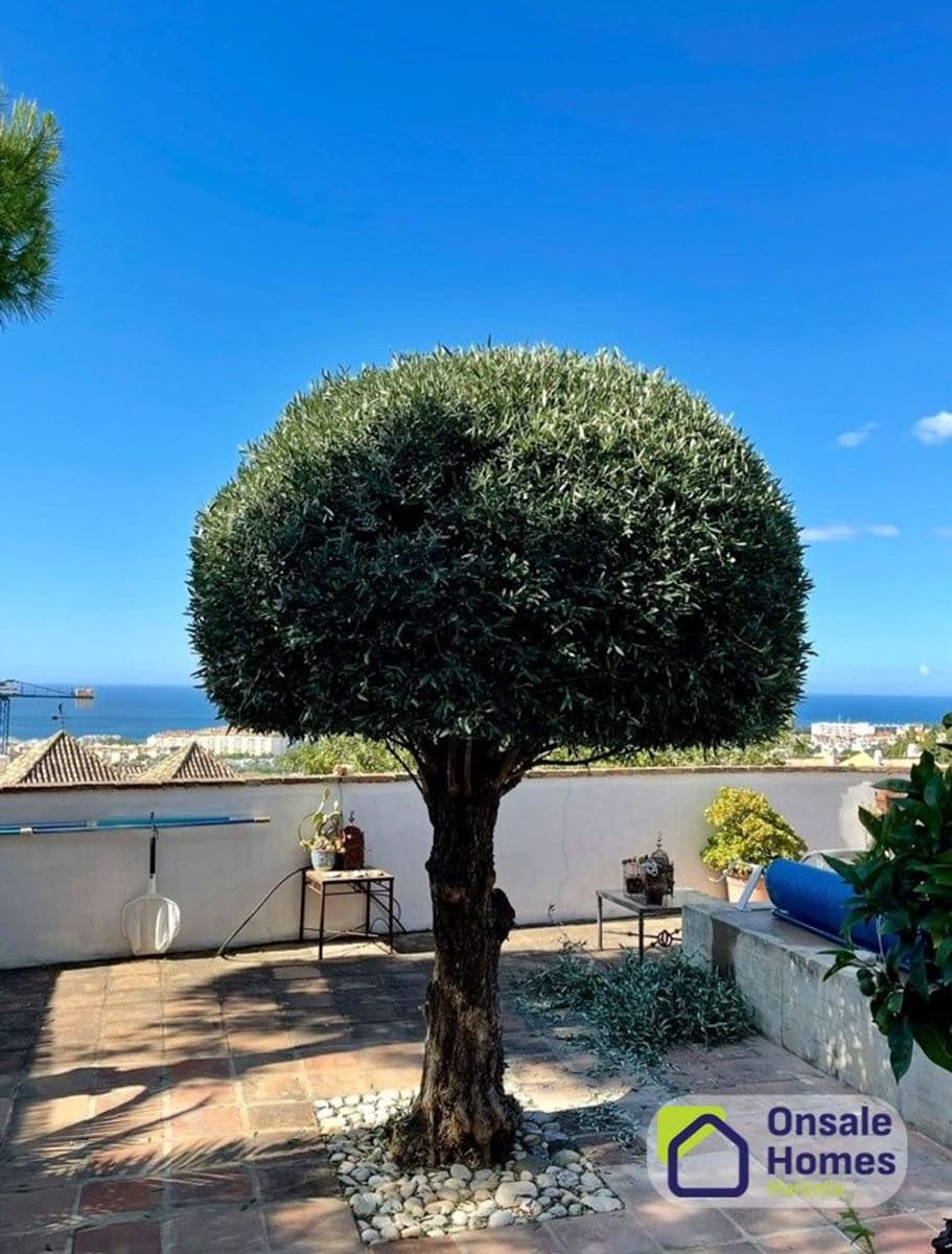 4 sypialnia Willa na sprzedaż w Marbella z basenem garażem - 880 000 € (Ref: 9535398)