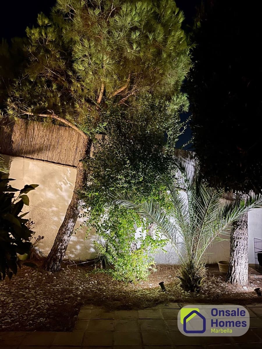 4 sypialnia Willa na sprzedaż w Marbella z basenem garażem - 880 000 € (Ref: 9535398)