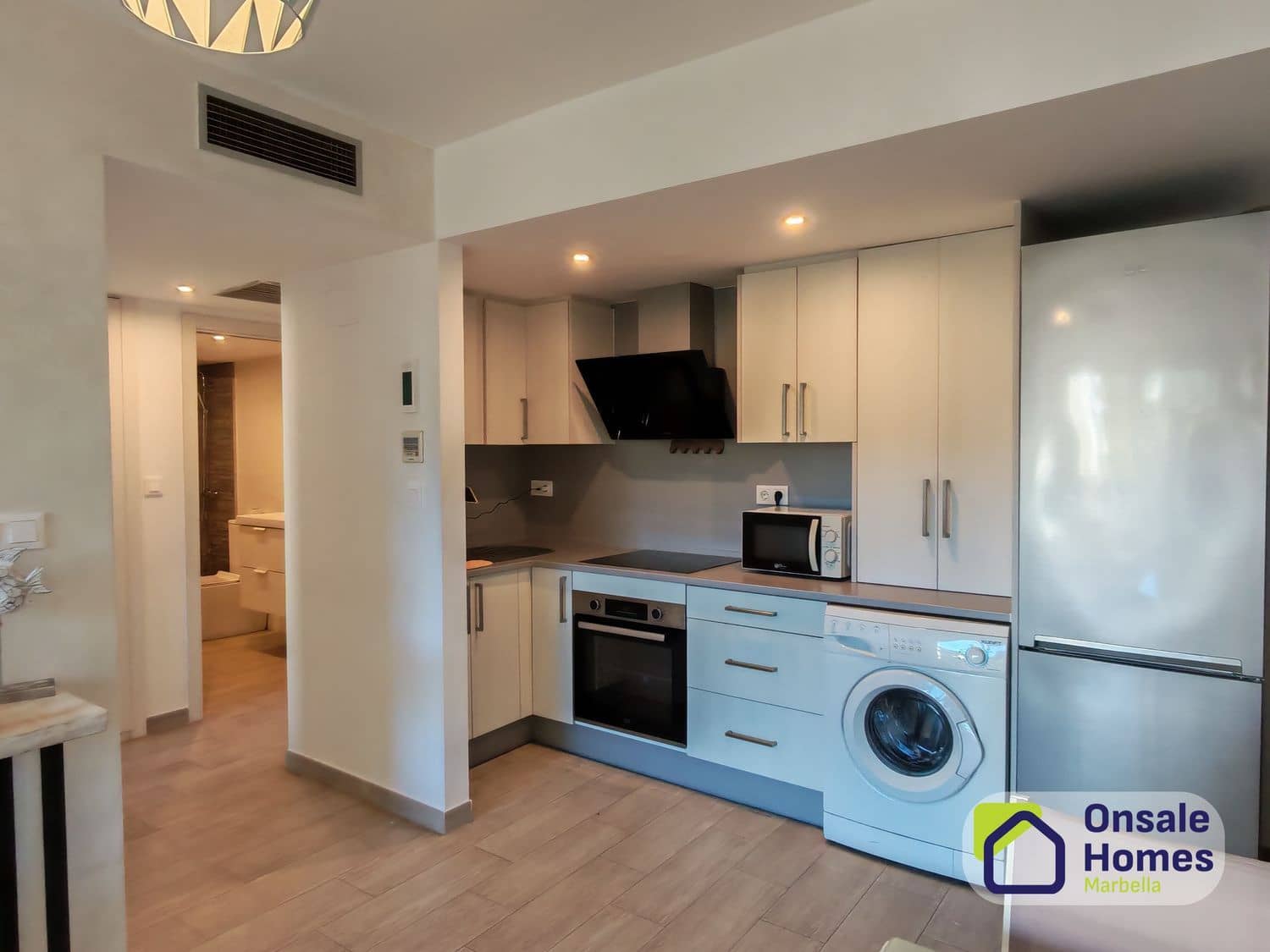 1 Zimmer Apartment zu vermieten in Costabella mit Pool Garage - 1.100 € (Ref: 9540744)