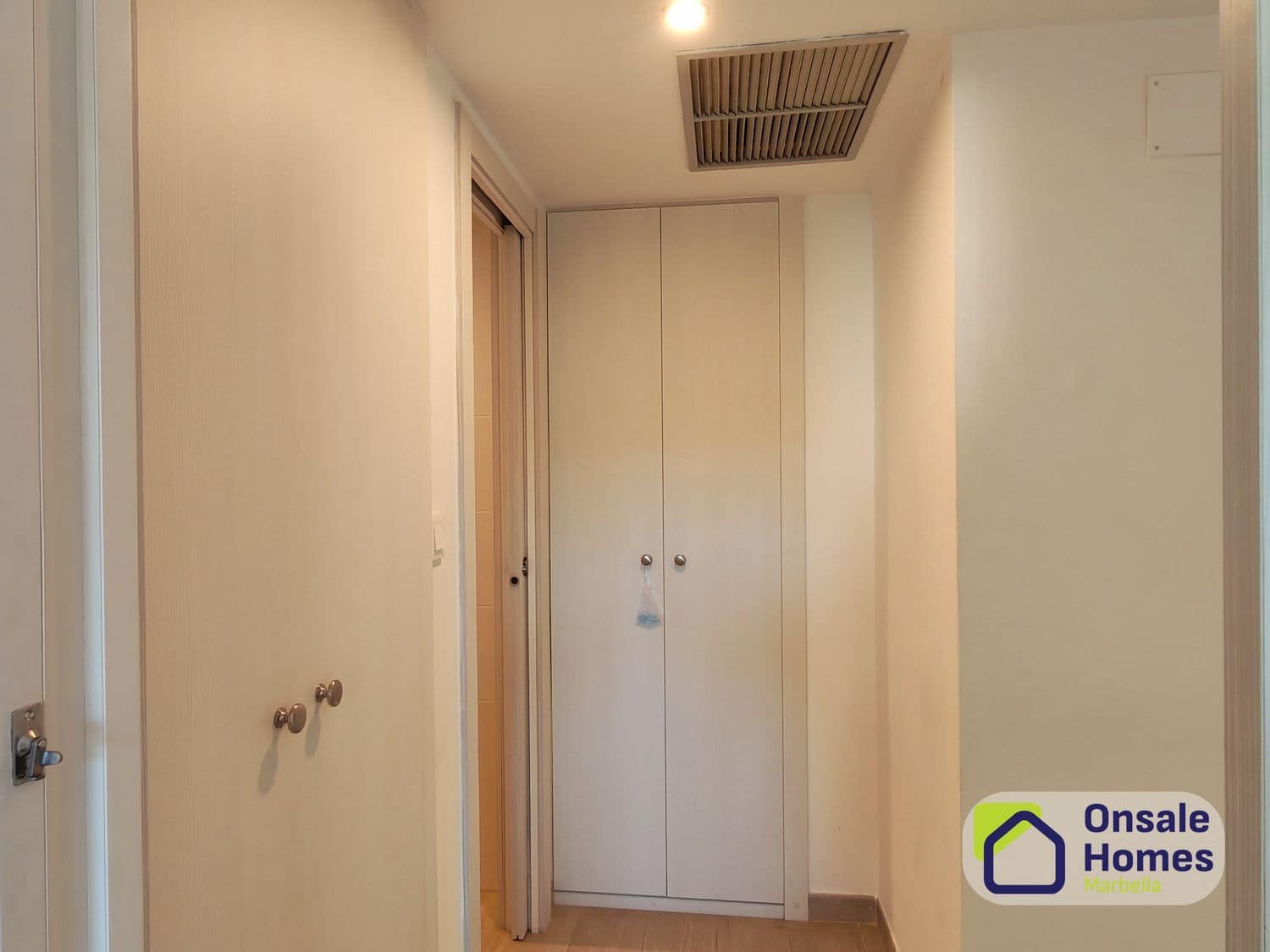 1 Zimmer Apartment zu vermieten in Costabella mit Pool Garage - 1.100 € (Ref: 9540744)