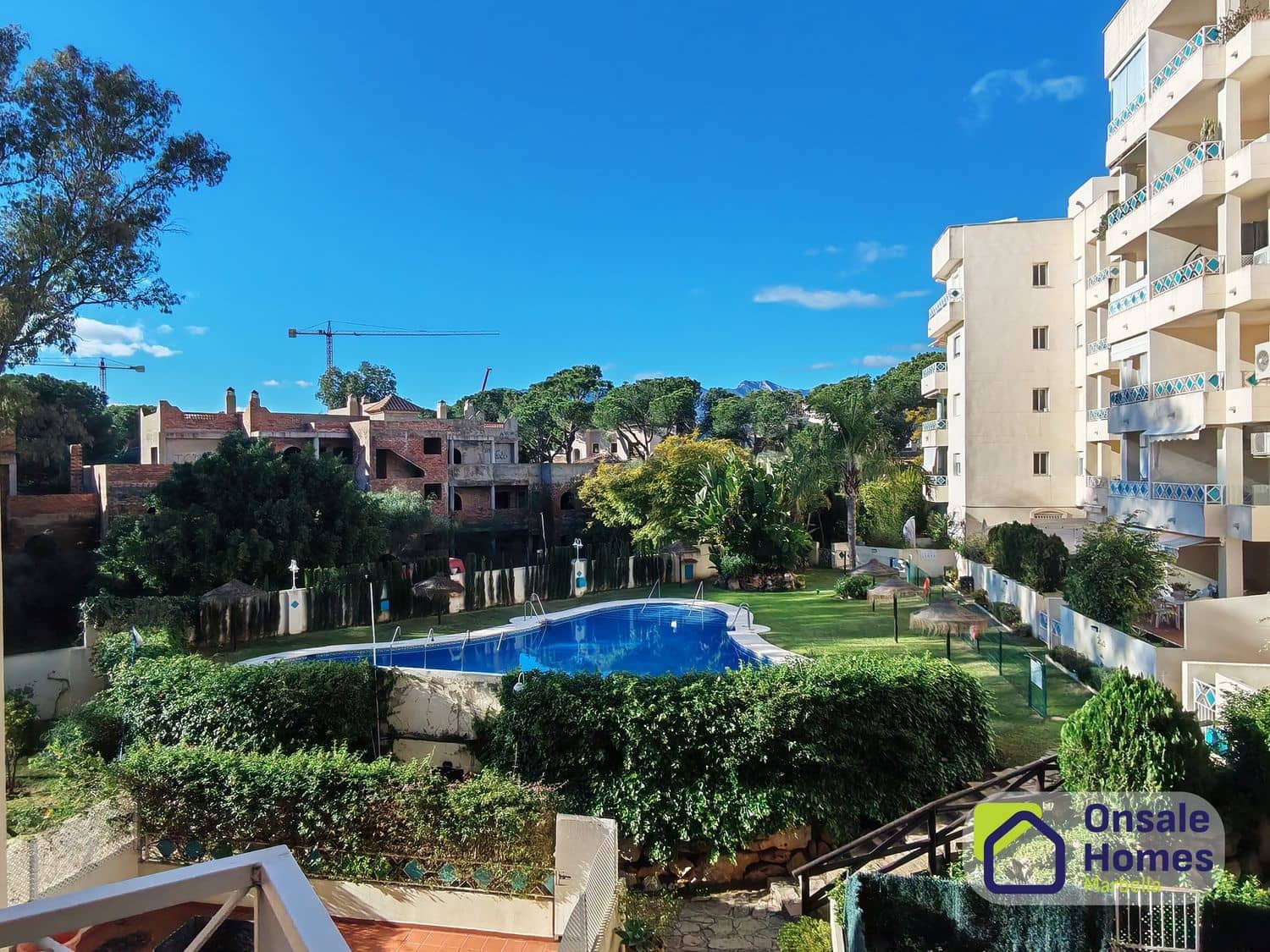 1 Zimmer Apartment zu vermieten in Costabella mit Pool Garage - 1.100 € (Ref: 9540744)