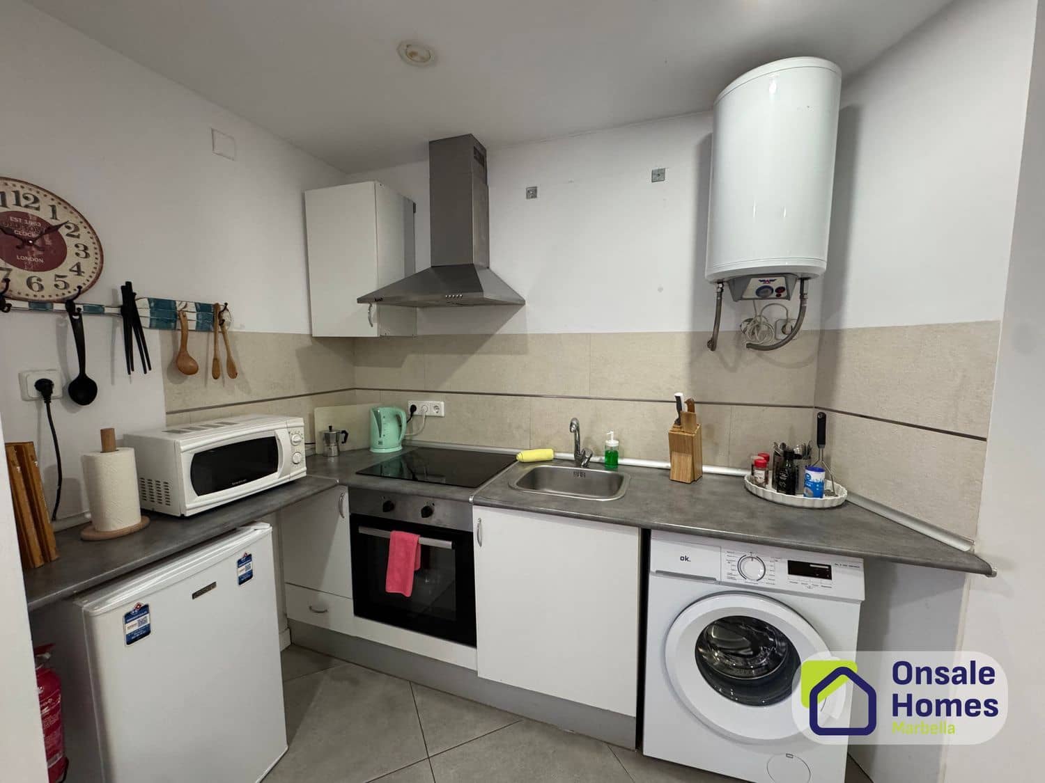 2 slaapkamer Appartement te huur in Marbella met garage - € 1.500 (Ref: 9547356)