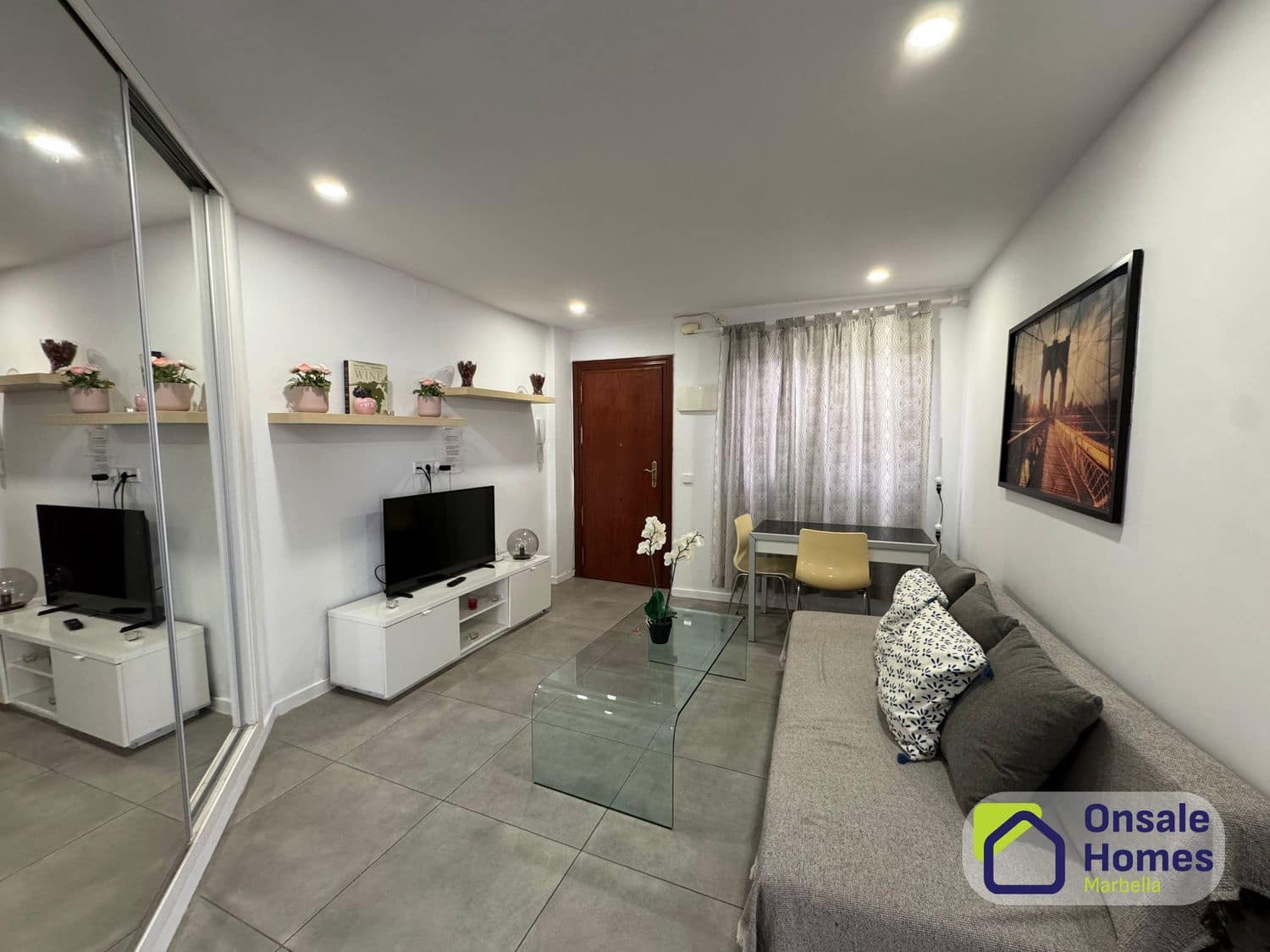 2 slaapkamer Appartement te huur in Marbella met garage - € 1.500 (Ref: 9547356)