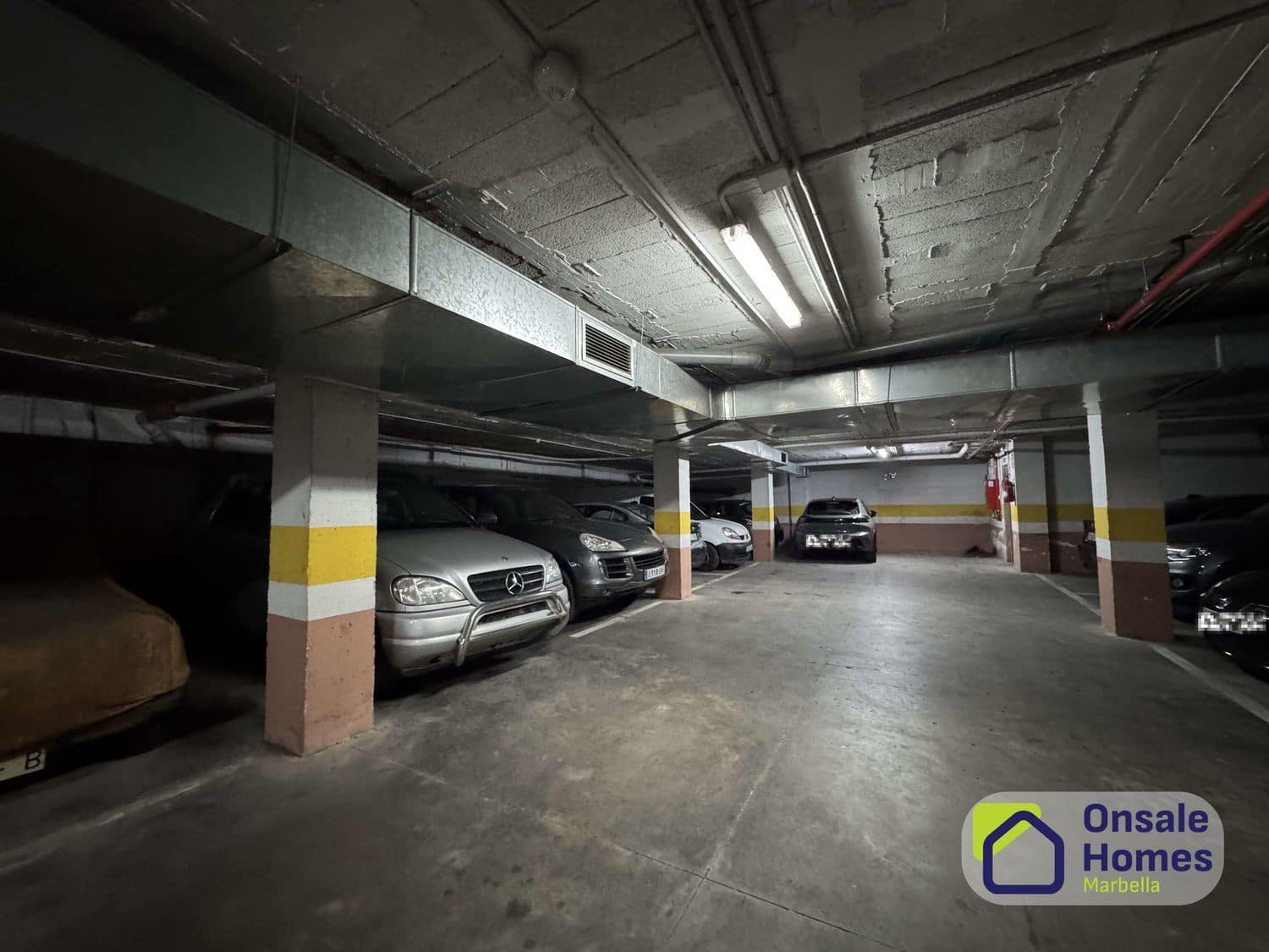 Garage for sale in Marbella - € 330,000 (Ref: 9554315)