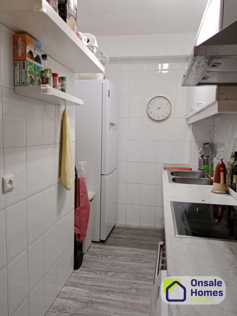 Apartamento de 2 habitaciones en Marbella en venta con garaje - 282.000 € (Ref: 9560876)