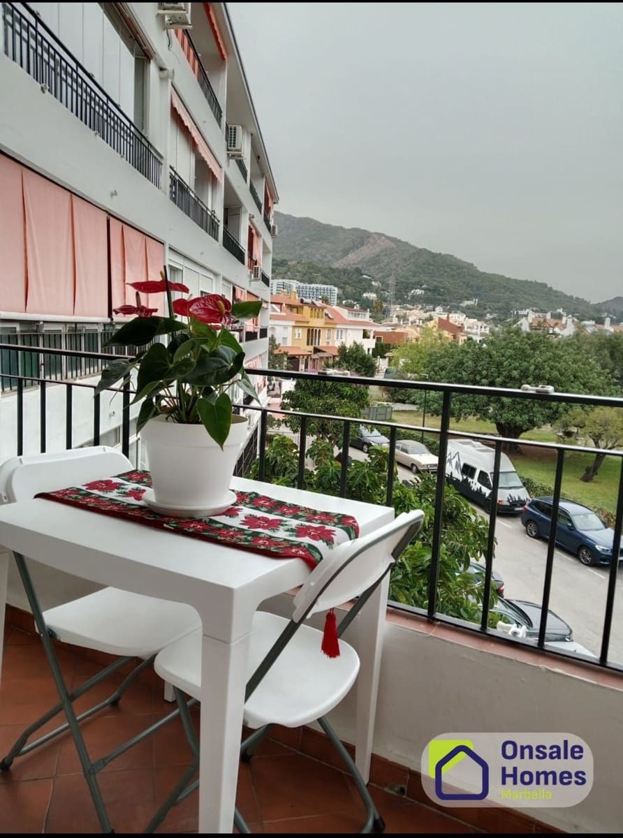 Apartamento de 2 habitaciones en Marbella en venta con garaje - 282.000 € (Ref: 9560876)