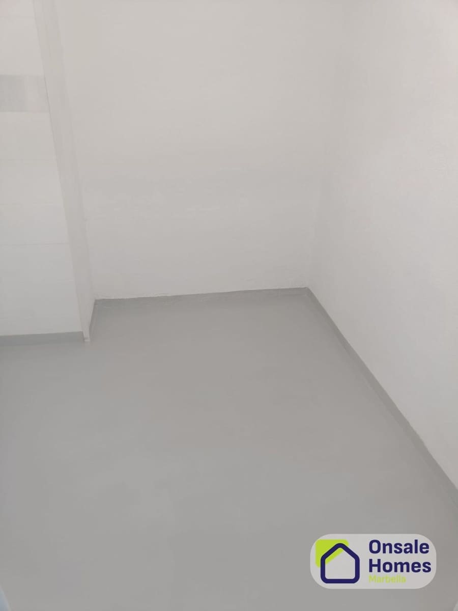 Kaupallinen myytävänä paikassa Marbella - 130 000 € (Ref: 9573699)