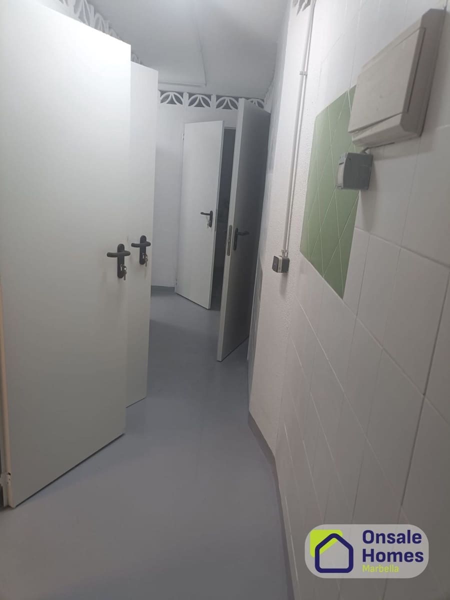 Kaupallinen myytävänä paikassa Marbella - 130 000 € (Ref: 9573699)