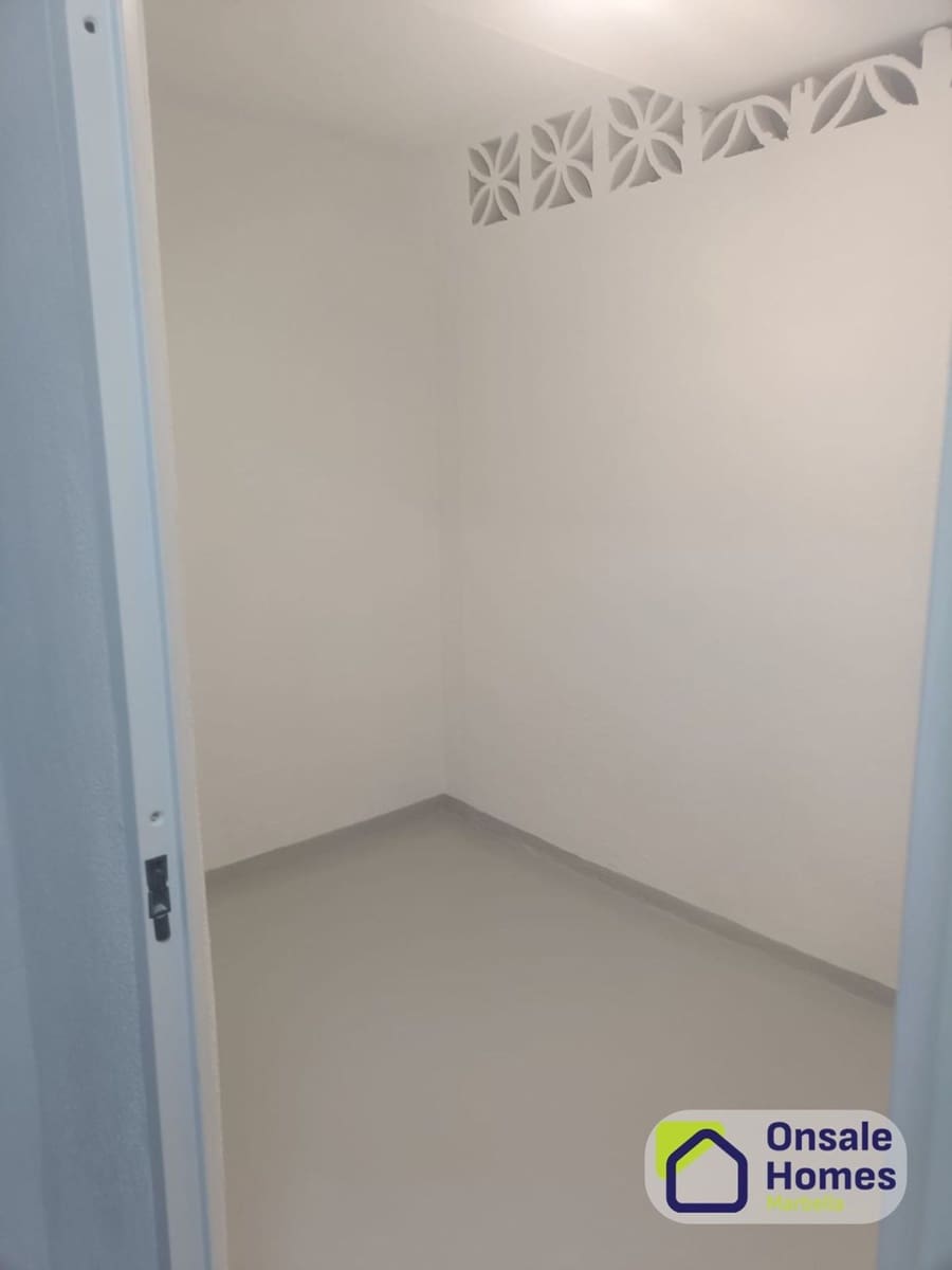 Kaupallinen myytävänä paikassa Marbella - 130 000 € (Ref: 9573699)