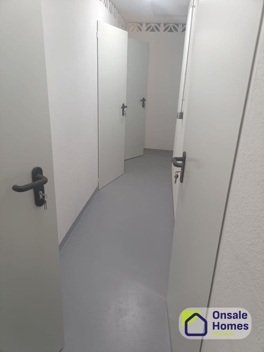 Kaupallinen myytävänä paikassa Marbella - 130 000 € (Ref: 9573699)