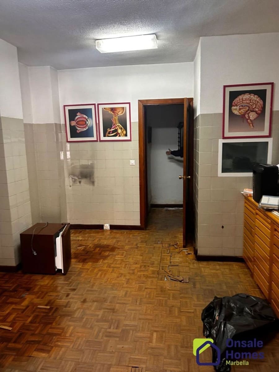 4 slaapkamer Appartement te koop in Marbella met garage - € 530.000 (Ref: 9600836)