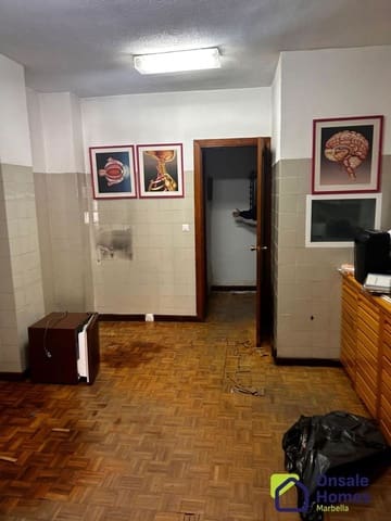 4 bedroom Apartment for sale in Ricardo Soriano, Marbella with garage - € 530,000 (Ref: 9600836)