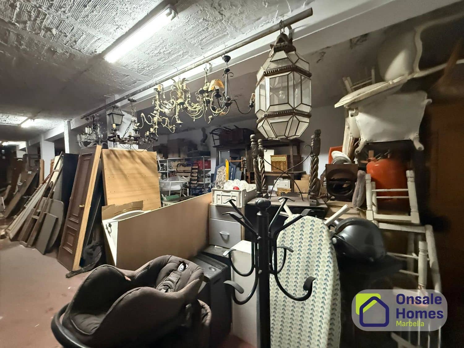 Kommersiell til salgs i Marbella - € 150 000 (Ref: 9600837)