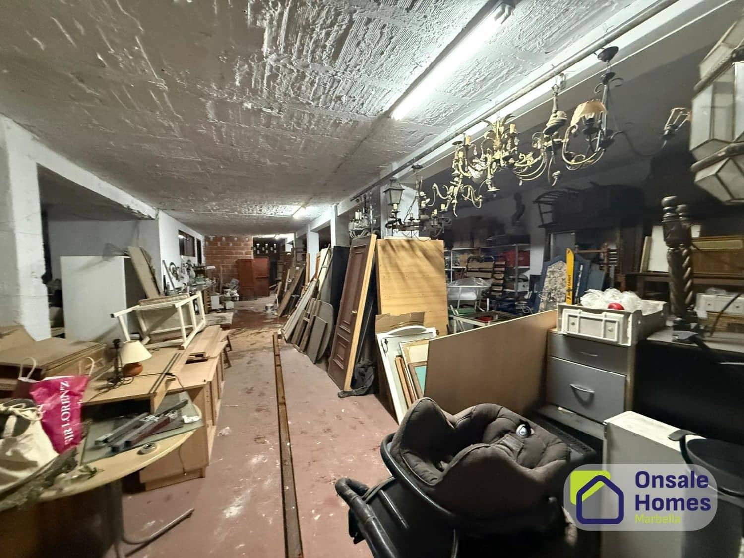 Kommersiell til salgs i Marbella - € 150 000 (Ref: 9600837)