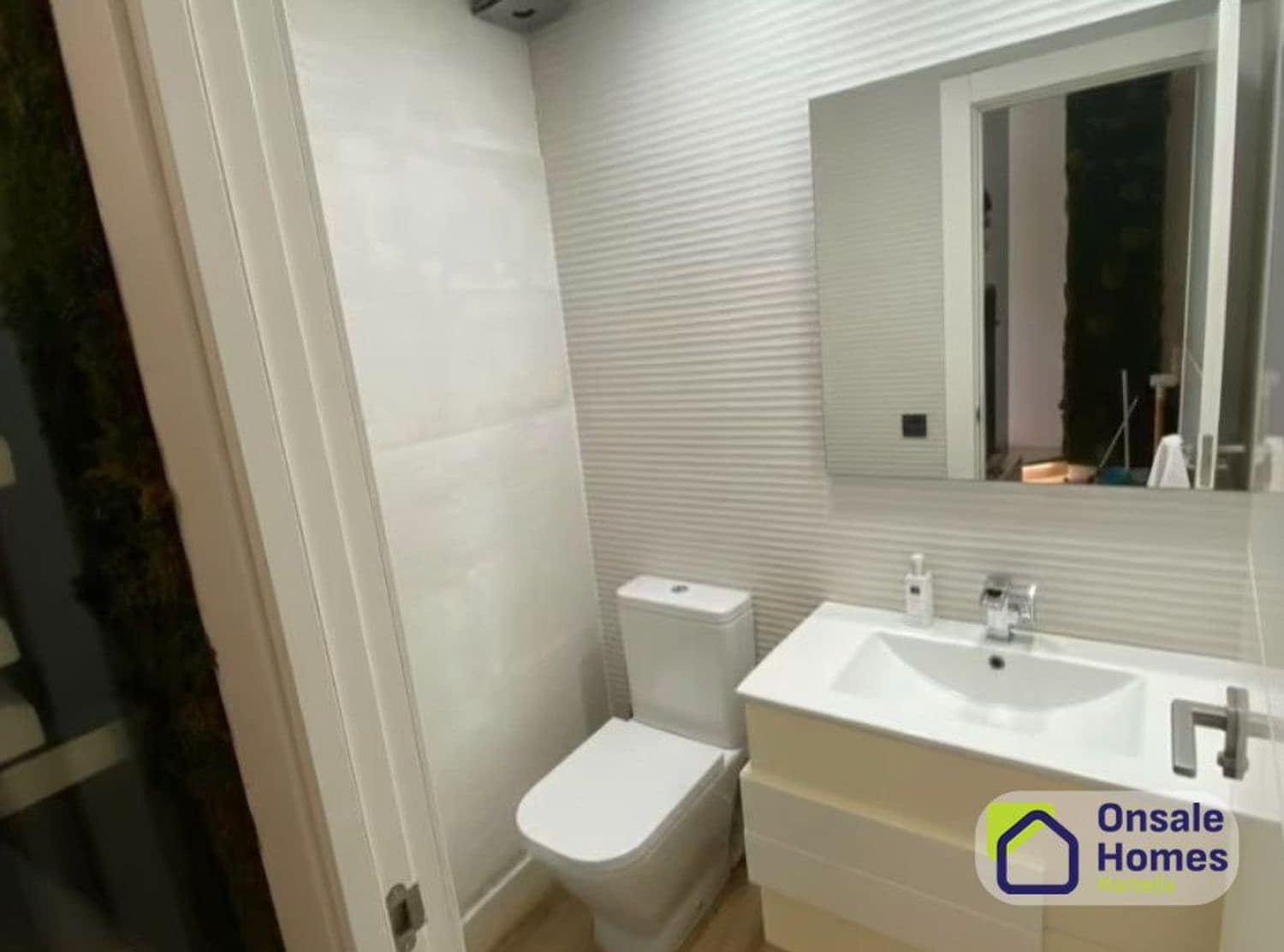 Kommersiell til salgs i Marbella - € 165 000 (Ref: 9604480)