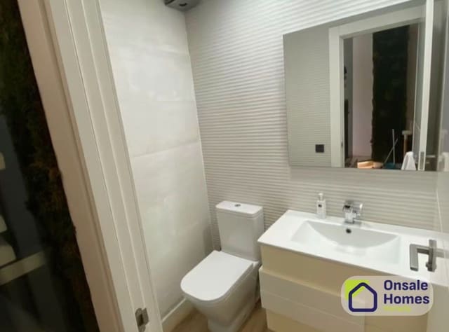 Commercial for sale in Zona Miraflores, Marbella - € 165,000 (Ref: 9604480)