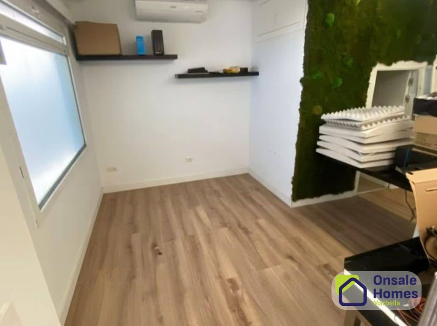 Kommersiell til salgs i Marbella - € 165 000 (Ref: 9604480)