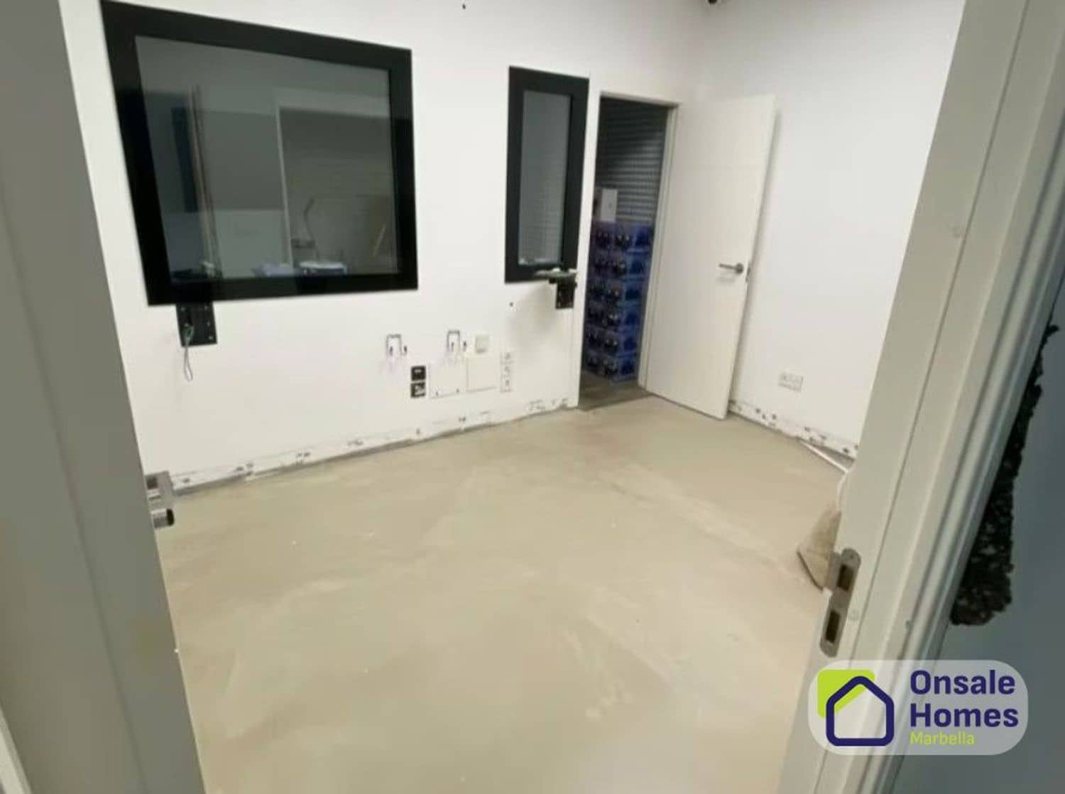 Commercial for sale in Marbella - € 270,000 (Ref: 9604481)