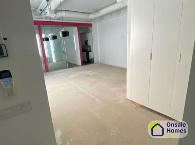 Commercial for sale in Zona Miraflores, Marbella - € 270,000 (Ref: 9604481)