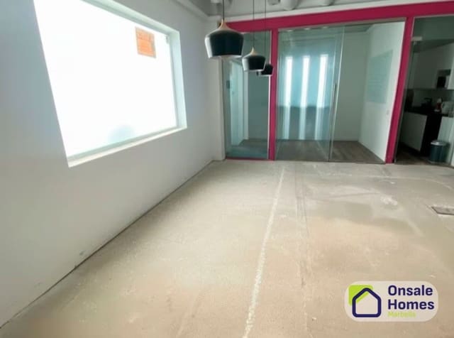 Commercial for sale in Zona Miraflores, Marbella - € 270,000 (Ref: 9604481)