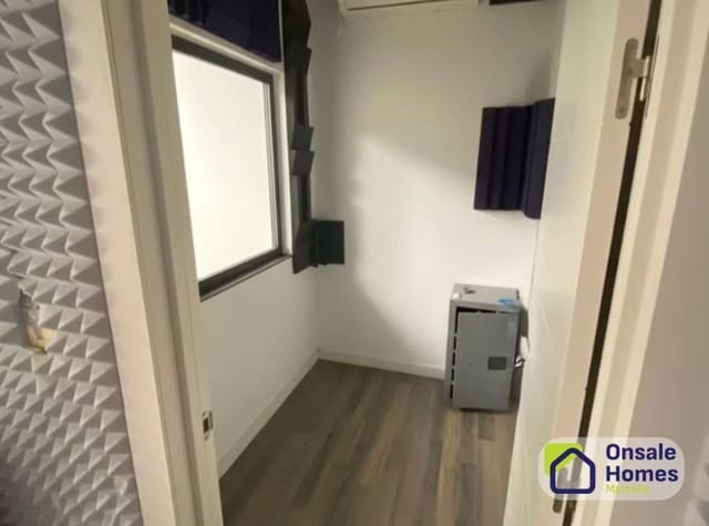 Commercial for sale in Zona Miraflores, Marbella - € 270,000 (Ref: 9604481)