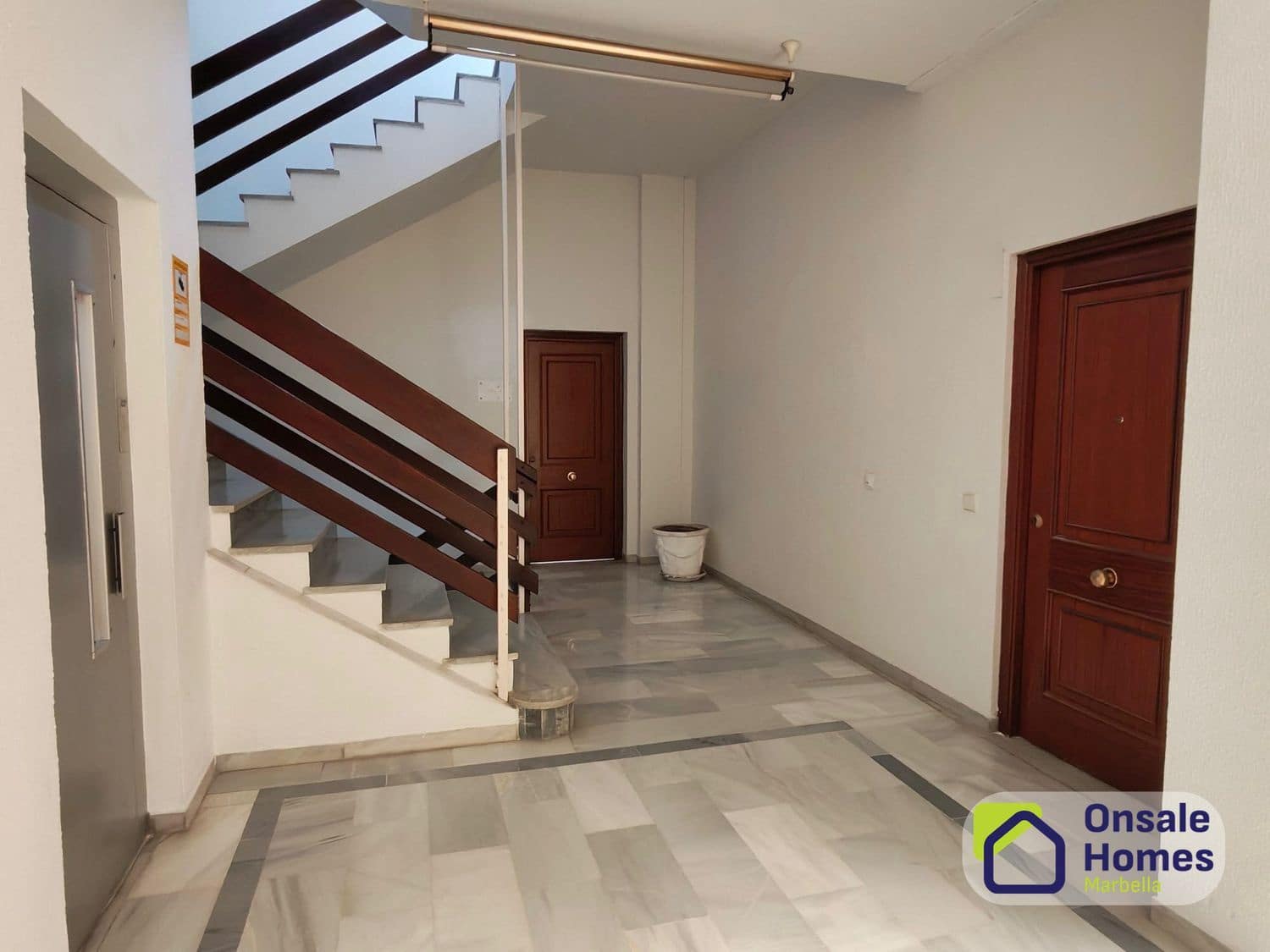 Biuro do wynajęcia w Marbella - 600 € (Ref: 9610789)