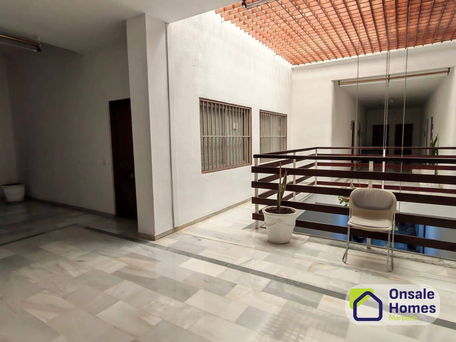 Biuro do wynajęcia w Marbella - 600 € (Ref: 9610789)