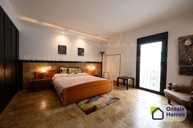 3 sovrum Lägenhet till salu i Puerto Banus, Marbella med garage - 790 000 € (Ref: 9614656)