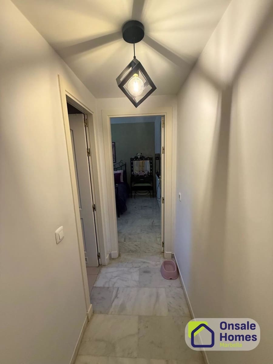 2 slaapkamer Appartement te koop in La Reserva met zwembad garage - € 360.000 (Ref: 9624220)