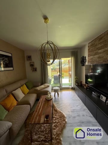 2 soveværelse Lejlighed til salg i La Reserva, Marbella med swimmingpool garage - € 360.000 (Ref: 9624220)