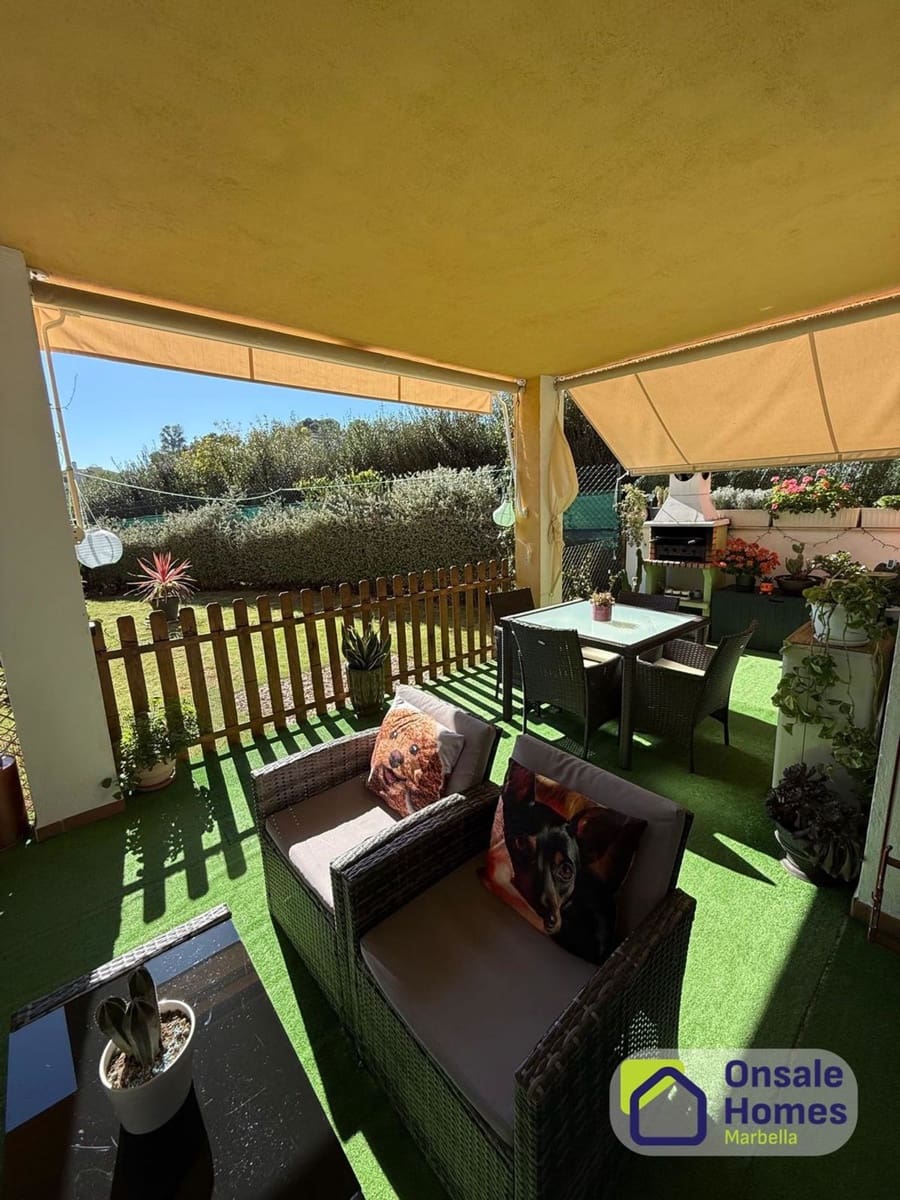 2 slaapkamer Appartement te koop in La Reserva met zwembad garage - € 360.000 (Ref: 9624220)