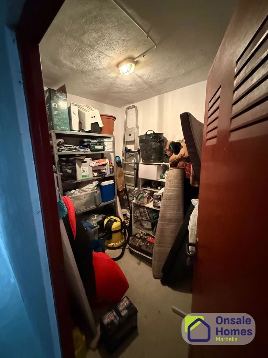 2 bedroom Apartment for sale in La Reserva with pool garage - € 360,000 (Ref: 9624220)