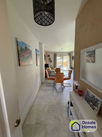 2 makuuhuone Huoneisto myytävänä paikassa La Reserva, Marbella mukana uima-altaan 
autotalli - 360 000 € (Ref: 9624220)