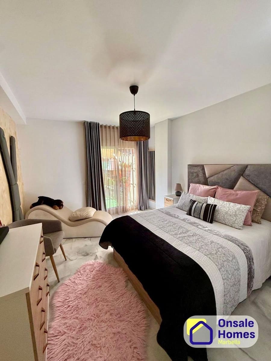 2 bedroom Apartment for sale in La Reserva with pool garage - € 360,000 (Ref: 9624220)