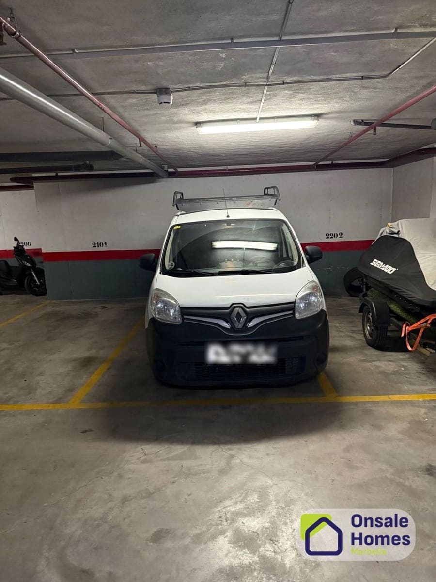 2 bedroom Apartment for sale in La Reserva with pool garage - € 360,000 (Ref: 9624220)