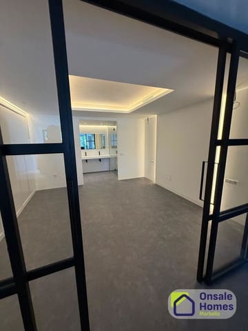 1 bedroom Apartment for sale in Las Brisas, Marbella with garage - € 392,000 (Ref: 9629573)